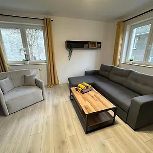 apartament-wiosenny-kamienica-grochw.warsawhotelspoland.com/